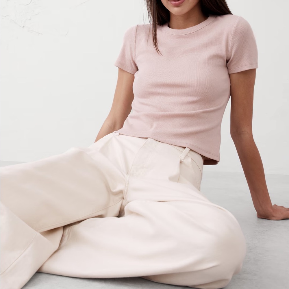 Banana Republic Ribbed Short Sleeve Tee